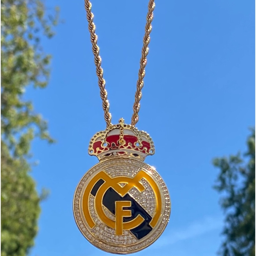 Real Madrid Necklace Soccer Chain and Team Badge Pendant Gift